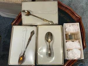 lot 137 image: Vintage Silver Plated Spoon Set with Decorative Design and a set of napkin rings