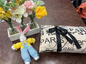 lot 227 image: Decorative Pillow, Knit Bunny, and Faux Floral Arrangement Set