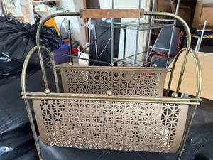lot 244 image: Vintage Metal Magazine Rack with Lattice Design