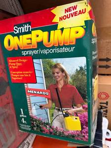 lot 258 image: Smith OnePump 1-Gallon Garden Sprayer