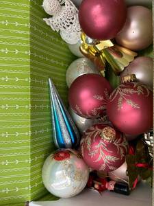 lot 278 image: Vintage Christmas Ornaments Set Glass Baubles and Decorations