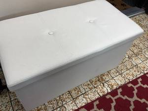 lot 279 image: White Upholstered Storage Ottoman by Soml Furniture
