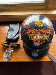 lot 22 image: Harley-Davidson Flame Graphic Full-Face Motorcycle Helmet