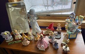 lot 36 image: Barbie Wedding Day Collector Edition Figurine & Pastel Castle Baby Display - Assorted Vintage Figures