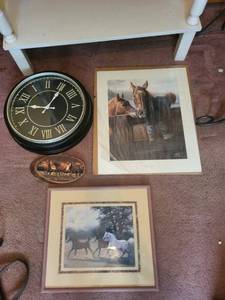 lot 119 image: Horse Artwork Set - 4 Framed Prints & Round Clock