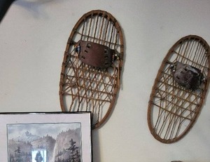 lot 166 image: Vintage Snowshoes (Pair)