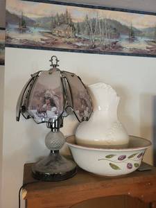 lot 172 image: Vintage Native American Motif Glass-Panel Table Lamp and water basin