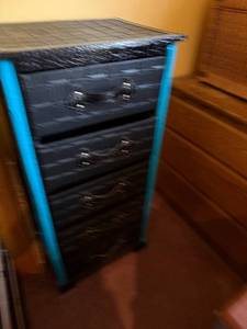 lot 61 image: Dresser - Black Crocodile-Pattern Finish with Turquoise Trim - 5 Drawers