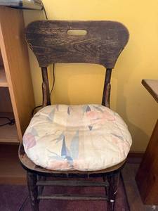 lot 82 image: Vintage Wooden Chair with Cushioned Seat