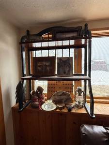 lot 221 image: Three-Tier Vintage Display Shelf with Wolf Portrait, Oil Lantern & Small Decor
