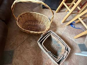 lot 222 image: 4-Piece Wicker Basket Set Round & 3 Nesting Rectangular Baskets - Handwoven