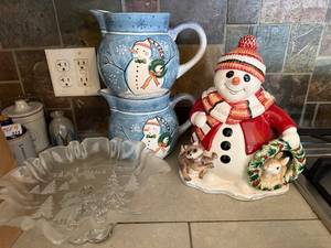 lot 326 image: Snowman Ceramic Pitchers (2) - Snowman Cookie Jar - Frosted Glass Christmas Cake Stand