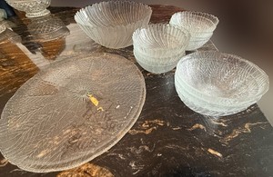 lot 247 image: Glass Bowls - Frosted Ribbed Sunburst Pattern - Assorted Sizes