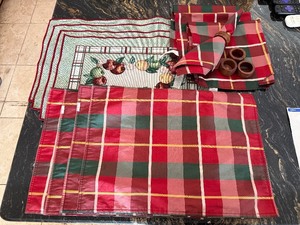 lot 256 image: Inside Hutch Drawer - Holiday & Everyday Placemat & Napkins Set Placemats, 4 Napkins & 4 Wooden Napkin Rings
