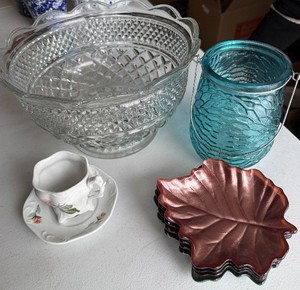 lot 265 image: Dining Room - Glass Punch Bowl, Teal Ribbed Jar, Rose Pattern mini-Creamer on Saucer & Leaf-Shaped Dishes (Lot of 8)