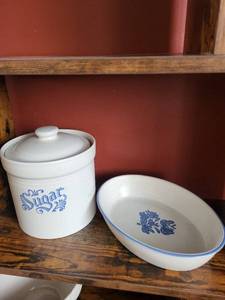 lot 149 image: Sugar Jar with Lid & Blue Floral Bowl - White Ceramic Set