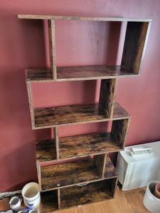 lot 274 image: Rustic Wood Ladder Shelf - 28 x 10 x 63