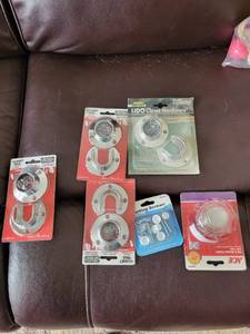 lot 277 image: Closet Pole Socket Set Chrome 1-516 in - Mixed Closet Hardware