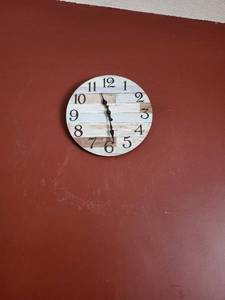 lot 302 image: Rustic Round Wall Clock - Wooden Plank Dial