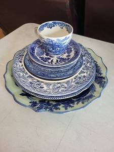 lot 310 image: Liberty Blue Transferware China Set - Blue & White Historic Colonial Scenes, England