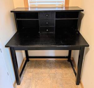 lot 206 image: MR - Black Painted Wood Desk With Hutch