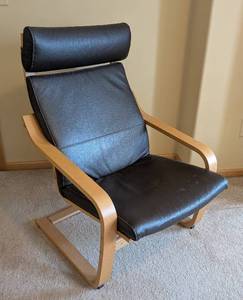 lot 7 image: UL - IKEA Leather Lounge Chair - Dark Brown