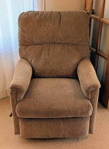 lot 114 image: ML - La-Z-Boy Recliner - Light Brown Corduroy Fabric