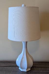 lot 125 image: UL - White Ceramic Table Lamp with Crackle-Glaze Base