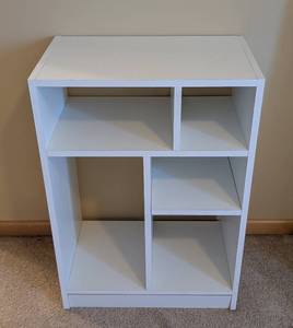 lot 128 image: UL - White Bookshelf