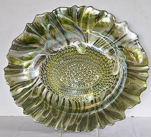 lot 44K image: K - Iridescent Green Sunflower Pattern Glass Plate with Scalloped Rim