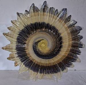 lot 45K image: K - Sunflower Glass Centerpiece Bowl