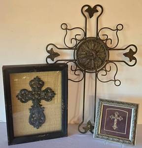 lot 87K image: DR - Wrought Iron Cross Wall Decor Set of 3