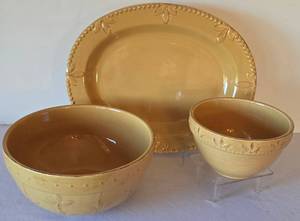 lot 90K image: K - Signature Sorrento Stoneware Serving Set - Platter 11x14  Bowls