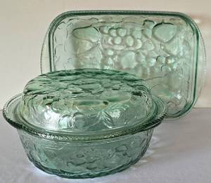 lot 94K image: K - Green Glass Covered Casserole Set