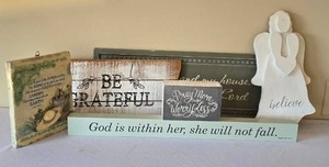 lot 169K image: O2 - Heart Felt Wall Plaques Lot - Be Grateful, Pray More Worry Less, Be Grateful