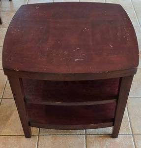 lot 175K image: DR - Solid Wood End Table - 2 Drawers