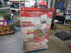 lot 121 image: Pallet of Store Overstock and Ecommerce Product - 1750 Units NEW Clothing