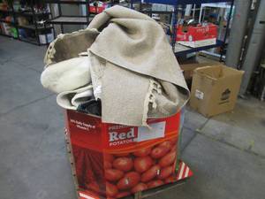 lot 134 image: Pallet of Store Overstock and Ecommerce Product and Returns