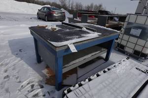 lot 422 image: Heavy Duty Work Table