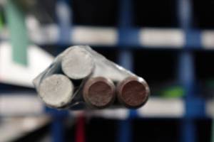 lot 469 image: Aluminum Round Bar Stock