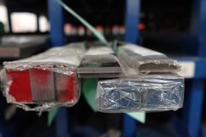 lot 693 image: 303 Stainless Steel Rectangle Stock