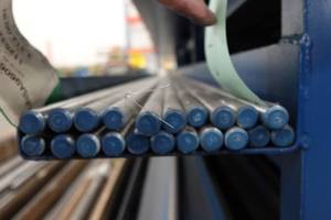 lot 703 image: 6061 Aluminum Round Bar Stock - .625 x 12