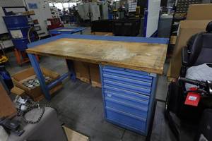 lot 311 image: Commercial Work Bench with Tool Storage Box
