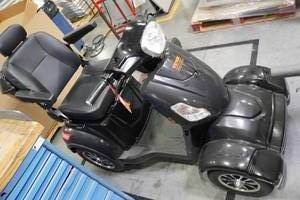 lot 289 image: Vevor 4-Wheel Electric Mobility Scooter