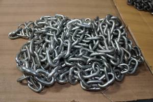 lot 316 image: 9 Heavy Duty Chain