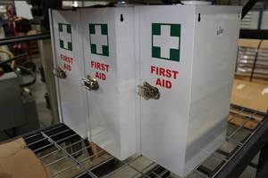 lot 321 image: 3 Ameripride First Aid Cabinets