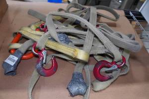 lot 318 image: Lifting Straps with Hooks