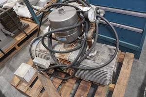 lot 409 image: Leybold D60AC Rotary Vane Vacuum Pump - 3 Phase