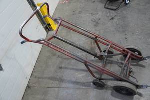 lot 399 image: 55 Gallon Drum Dolly