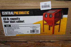 lot 403 image: Central Pneumatic 40 Lb Capacity Floor Blast Cabinet